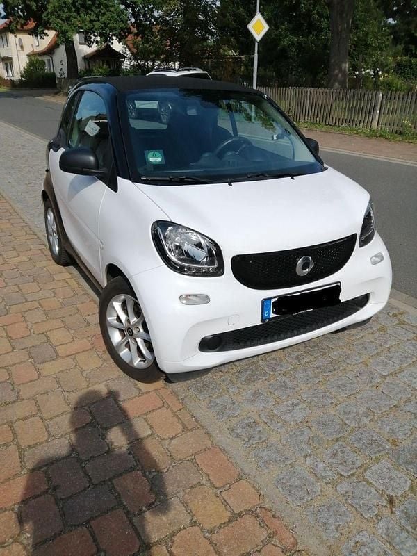 Weiß Gebraucht 2017 Smart ForTwo Coupé Passion Cabrio | 10.400 € (Guter Preis) - Bild 1/4