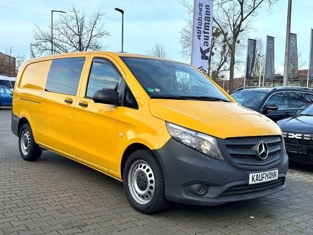 Gelb Gebraucht 2020 Mercedes Vito Van | 18.890 € - Bild 1/4