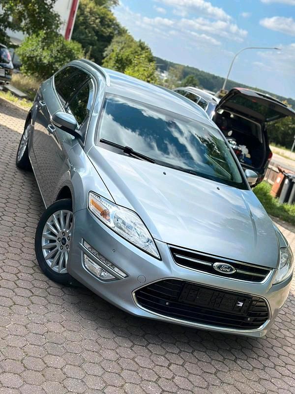 Silber Gebraucht 2013 Ford Mondeo Kombi | 5.350 € - Bild 1/4