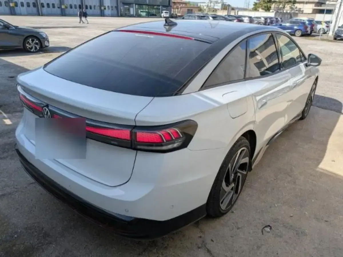 Gebraucht VW ID.7 Pro 210 kW (286 PS) 2024 Gletscherweiß (metallic) Coupé
