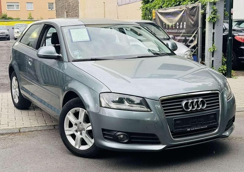 Gebraucht Audi A3 Attraction 125 PS (91 kW) 2010 Kondorgrau metallic Limousine