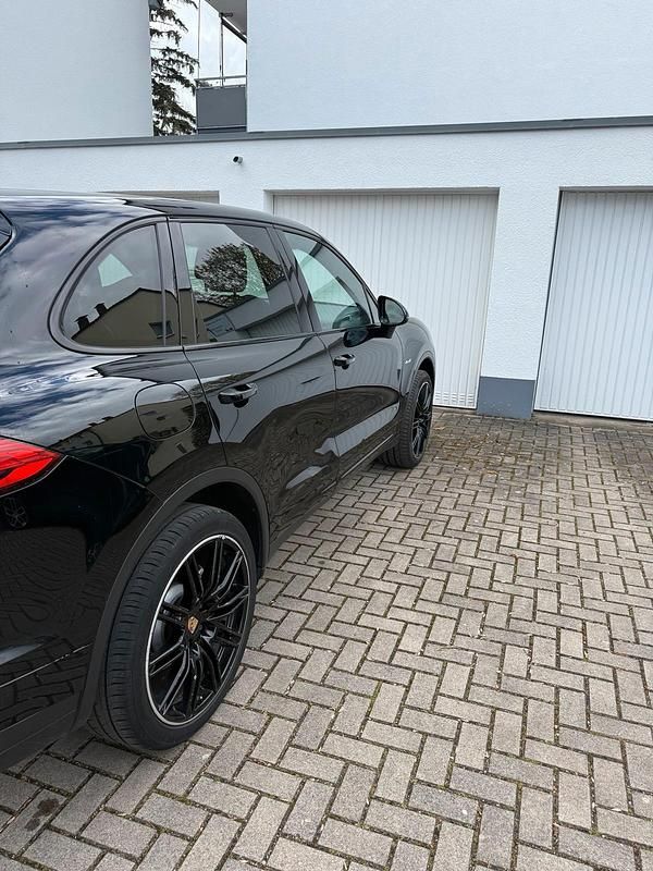 Gebraucht Porsche Cayenne S 385 PS (283 kW) 2017 Schwarz SUV
