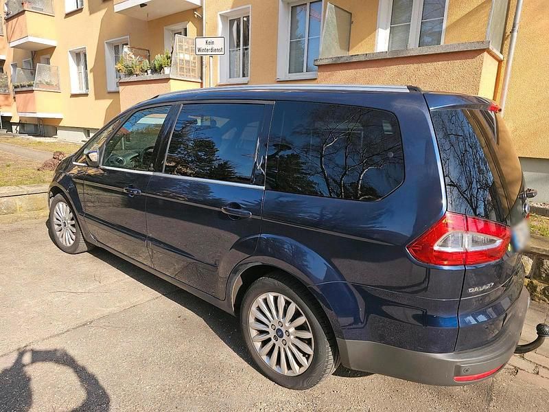 Gebraucht Ford Galaxy Champions Edition 140 PS (102 kW) 2012 Blau Van / Kleinbus
