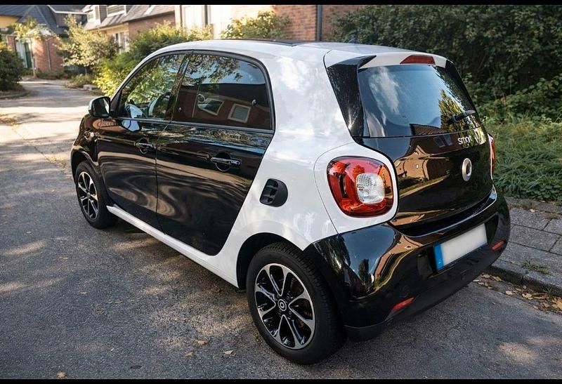 Gebraucht Smart ForFour Passion 71 PS (52 kW) 2015 Schwarz Kleinwagen