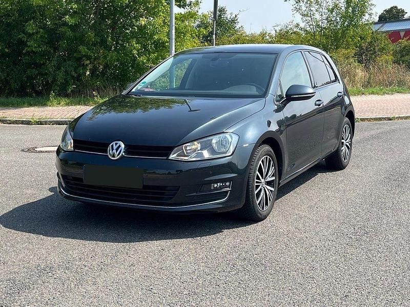 Grau Gebraucht 2016 VW Golf VII Allstar Limousine | 13.900 € (Fairer Preis) - Bild 1/4