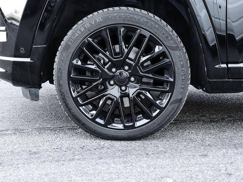 Gebraucht Jeep Compass 241 PS (177 kW) 2022 Black clear coat SUV