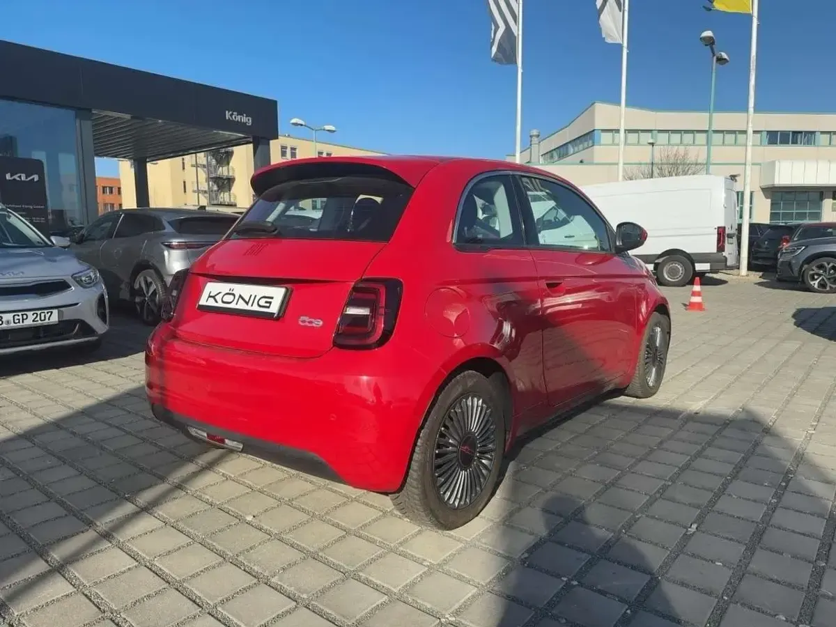 Gebraucht Fiat 500e Red 86 kW (118 PS) 2022 Rot by Kleinwagen