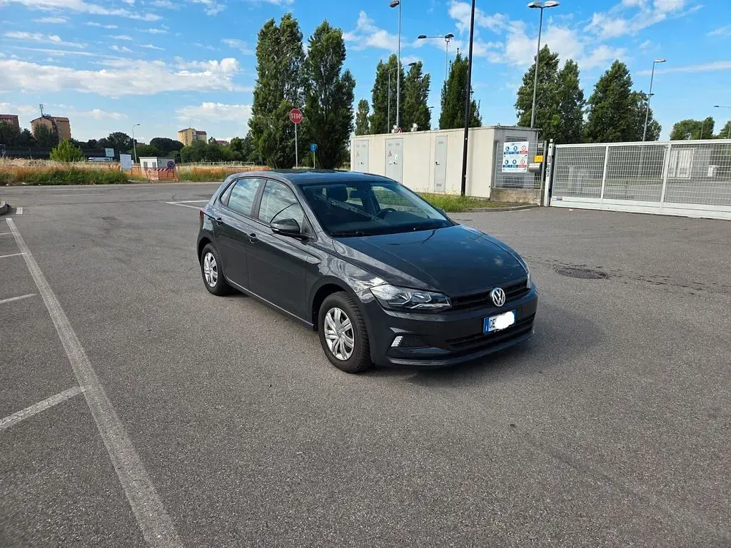 Gebraucht VW Polo Comfortline 80 PS (58 kW) 2021 Grau Kleinwagen