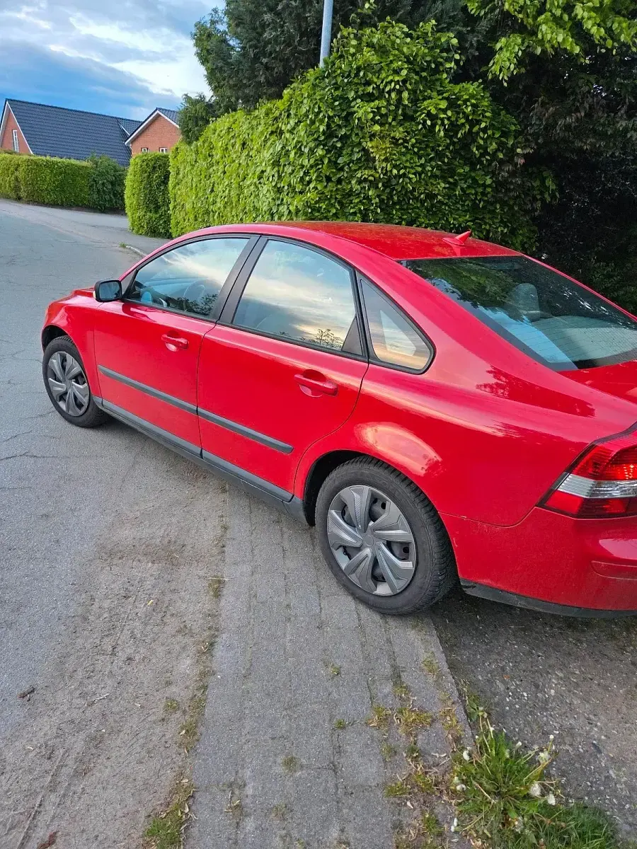 Gebraucht Volvo S40 140 PS (102 kW) 2004 Rot Limousine