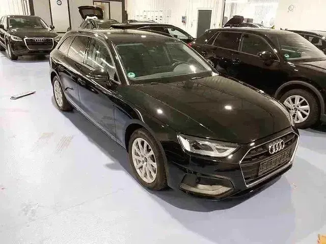 Używany Audi A4 Ambiente 150 KM (110 kW) 2022 Czarny Kombi