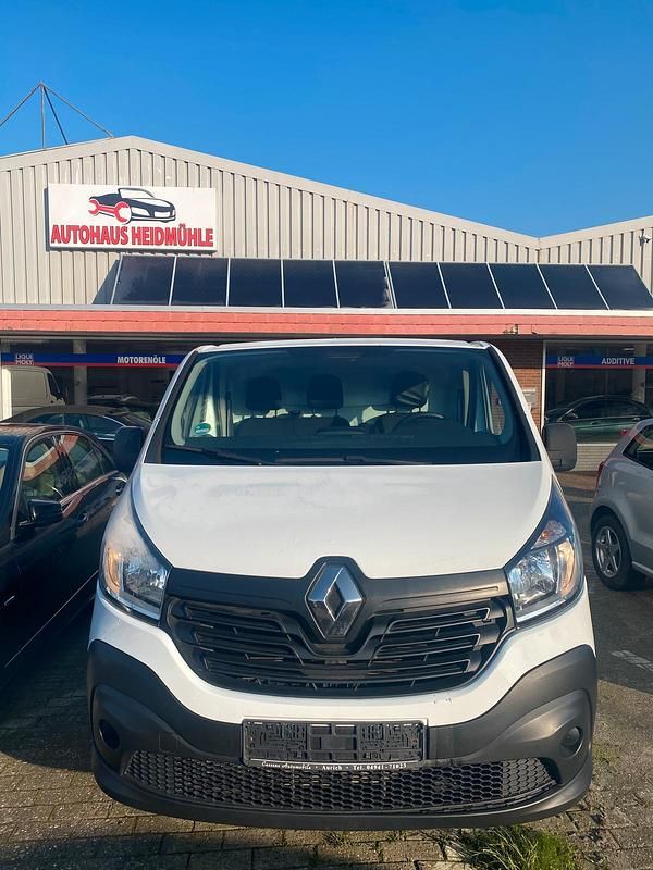 Weiß Gebraucht 2018 Renault Traffic Kombi | 10.890 € - Bild 1/4