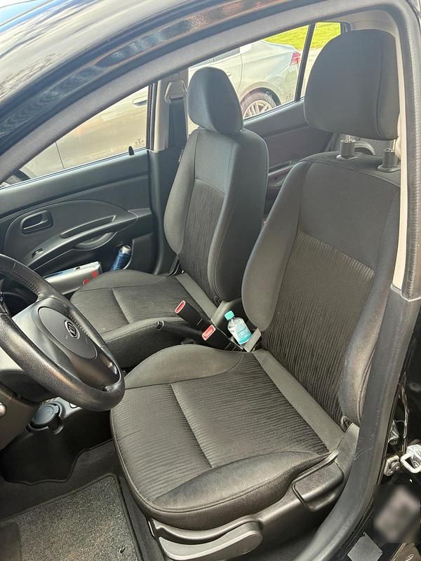 Gebraucht Kia Picanto 65 PS (47 kW) 2010 Schwarz Kleinwagen