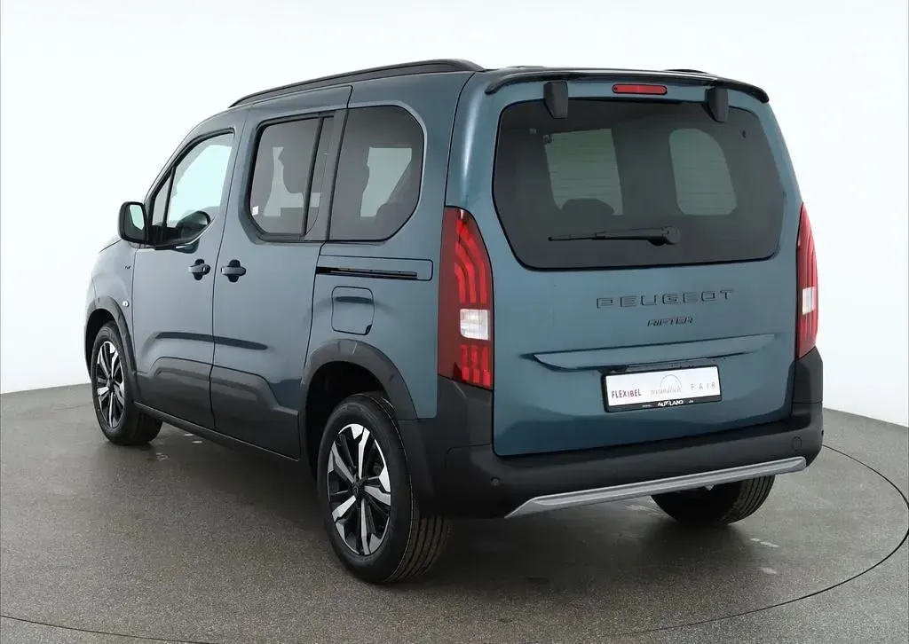 Neu Peugeot Rifter GTi 131 PS (96 kW) 2025 Grün Van / Kleinbus