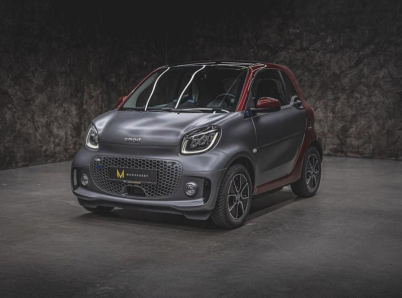Titania grey (matt) Gebraucht 2024 Smart ForTwo Electric Drive Passion Exclusive Coupé | 18.222 € (Teuer) - Bild 1/4