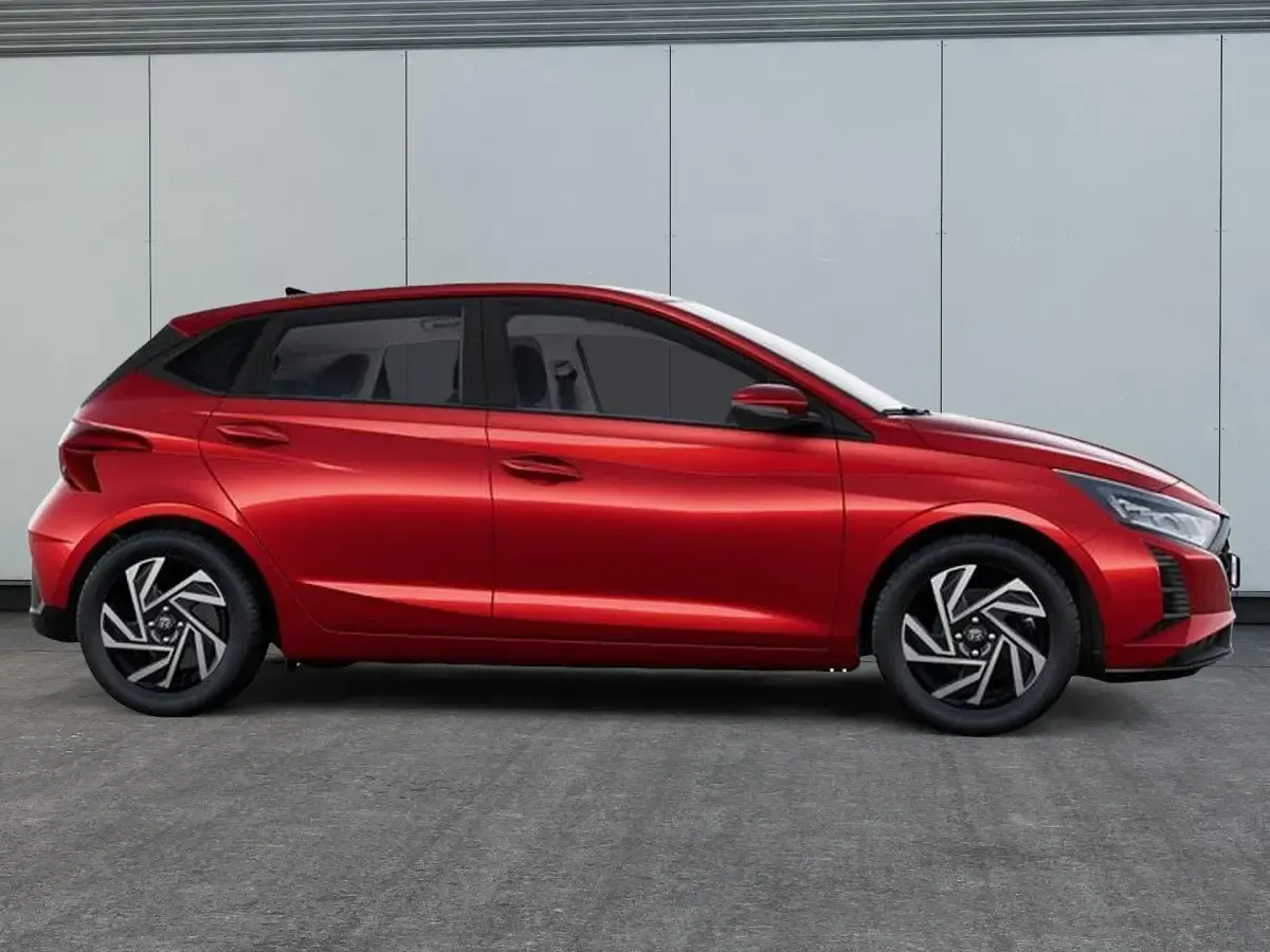 Gebraucht Hyundai i20 Trend 101 PS (74 kW) 2025 Dragon red Kleinwagen