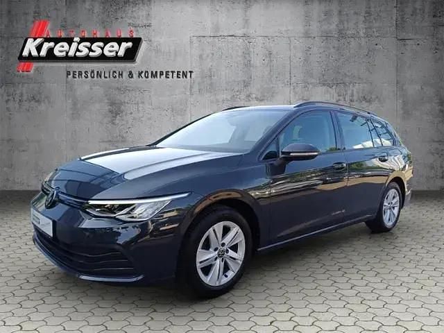 Gebraucht VW Golf VIII Life 150 PS (110 kW) 2023 Grau (uranograu) Kombi