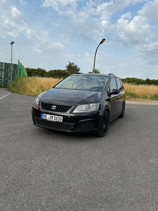Schwarz Gebraucht 2011 Seat Alhambra Van / Kleinbus | 7.500 € (Fairer Preis) - Bild 1/4