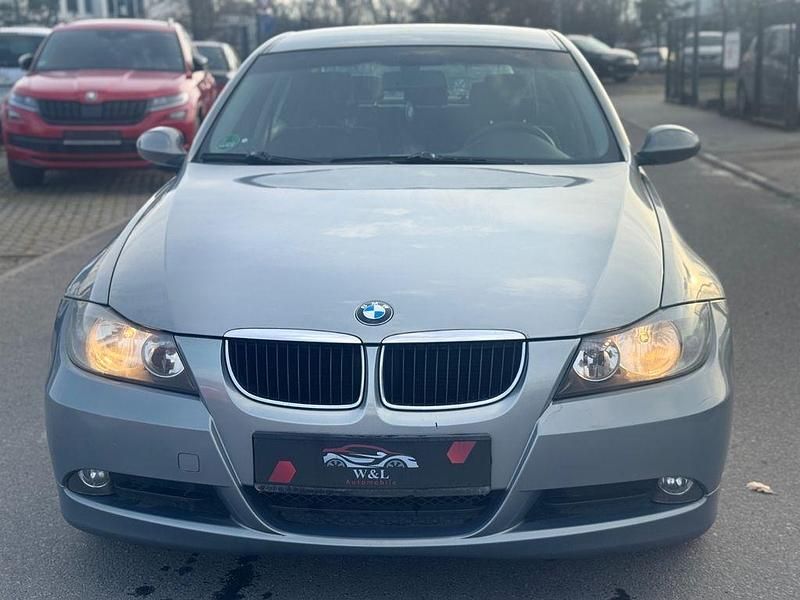 Brugt BMW 318 129 HK (94 kW) 2006 Blå Sedan