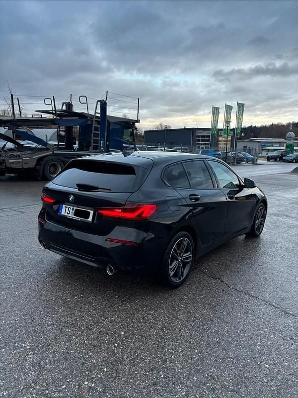 Gebraucht BMW 118 Sport Line 150 PS (110 kW) 2020 Schwarz Kleinwagen