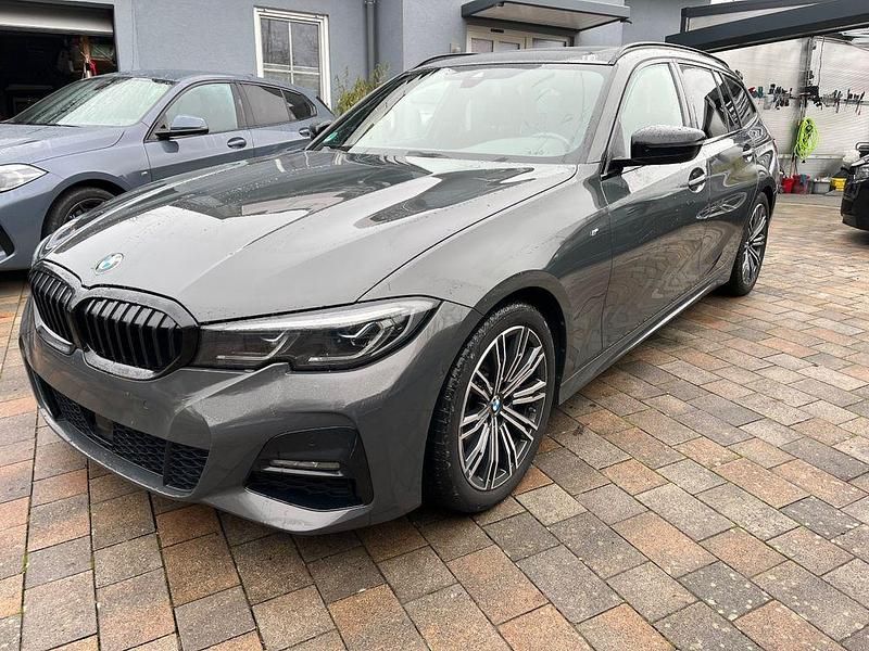 Gebraucht BMW 320 M Sport 190 PS (139 kW) 2022 Dravitgrau Kombi