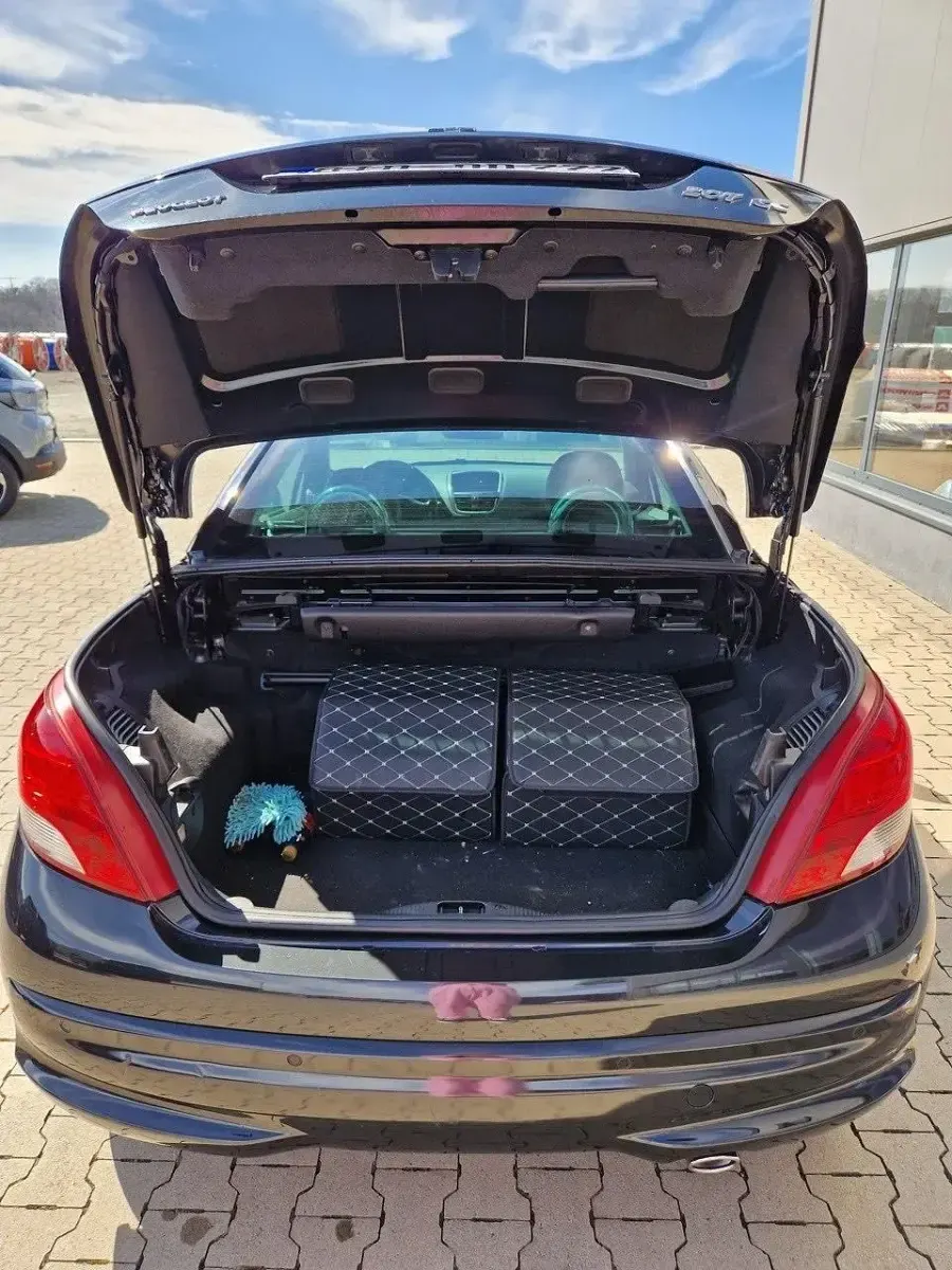 Gebraucht Peugeot 207 CC 120 PS (88 kW) 2011 Schwarz Cabrio