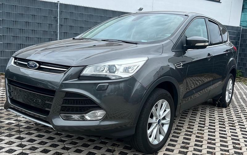 Grau Gebraucht 2015 Ford Kuga SUV | 8.500 € (Superpreis) - Bild 1/4