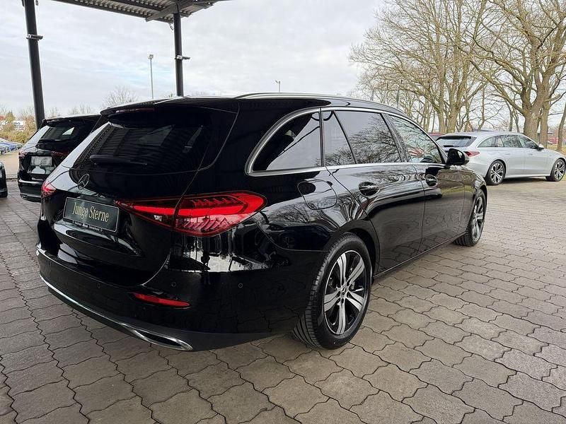 Gebraucht Mercedes C220 Avantgarde 197 PS (144 kW) 2024 Schwarz Limousine