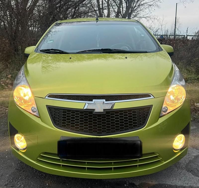 Grün Gebraucht 2011 Chevrolet Spark LS Kleinwagen | 2.400 € (Fairer Preis) - Bild 1/4