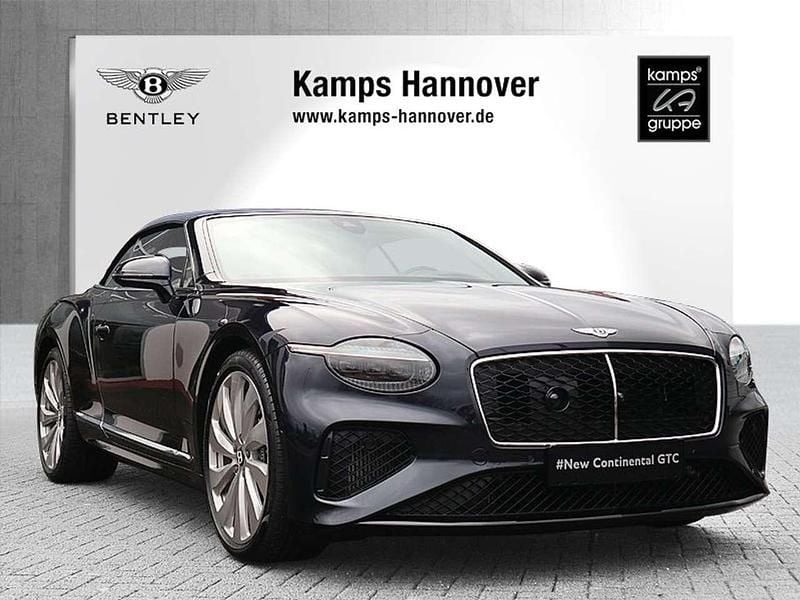 Second-hand Bentley Continental 680 CP (500 kW) 2025 Albastru Cabrio