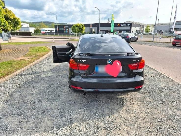 Gebraucht BMW 318 2014 Schwarz Limousine