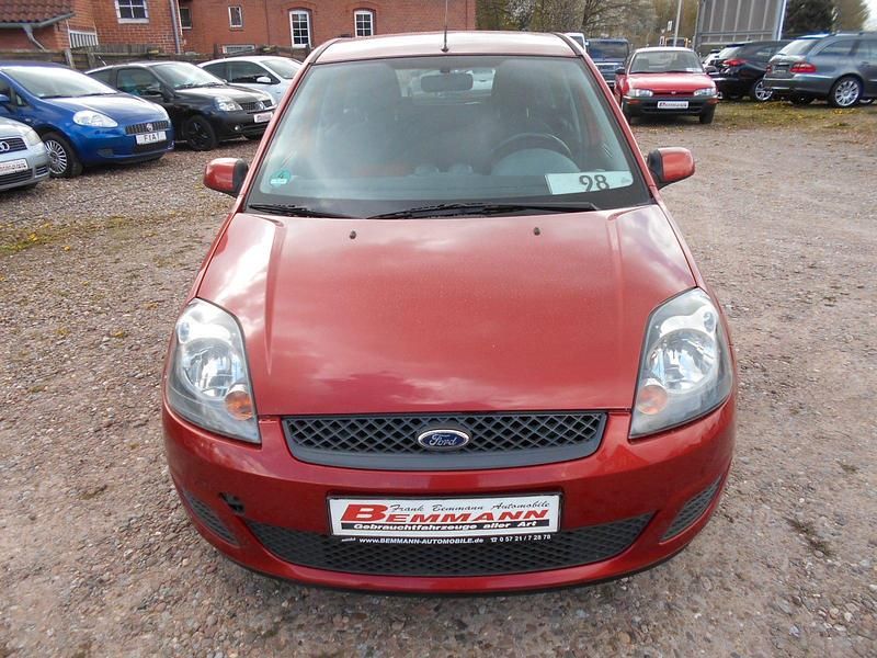 Gebraucht Ford Fiesta 70 PS (51 kW) 2008 Kleinwagen