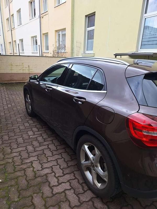 Gebraucht Mercedes GLA180 122 PS (89 kW) 2018 SUV