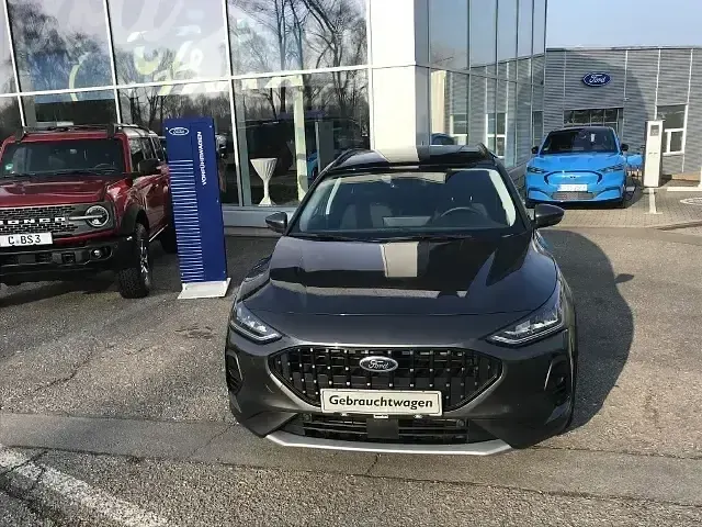 Używany Ford Focus Active X 125 KM (91 kW) 2022 Szary Sedan/Limuzyna