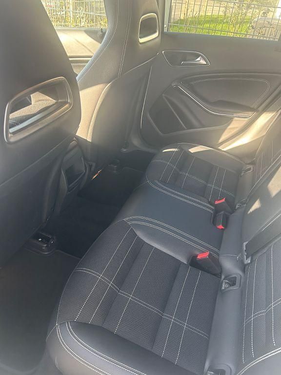 Gebraucht Mercedes A180 Night 122 PS (89 kW) 2016 Weiß Limousine