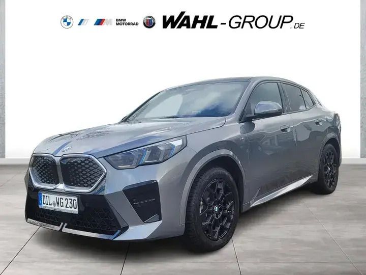Grau Gebraucht 2025 BMW iX2 M Sport SUV | 58.190 € - Bild 1/4