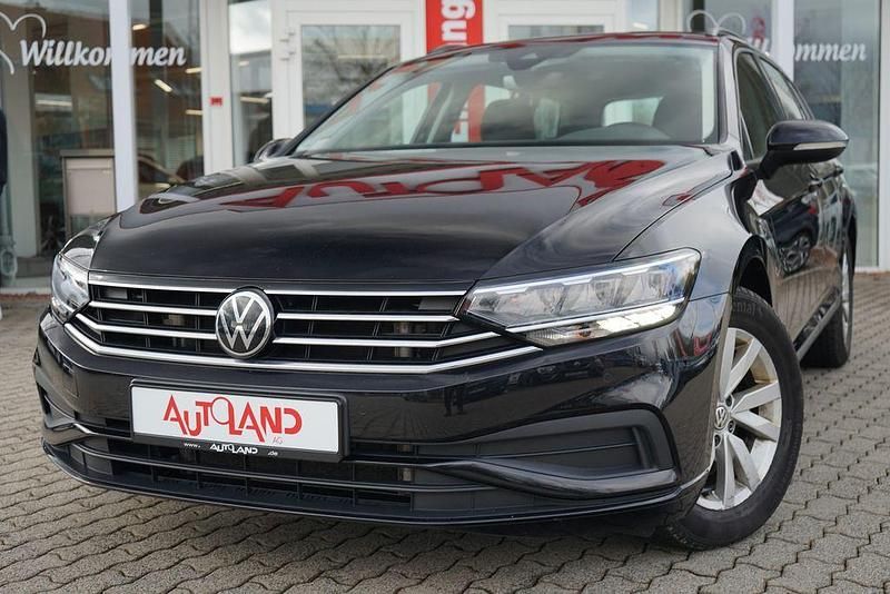 Gebraucht VW Passat 150 PS (110 kW) 2022 Schwarz Kombi