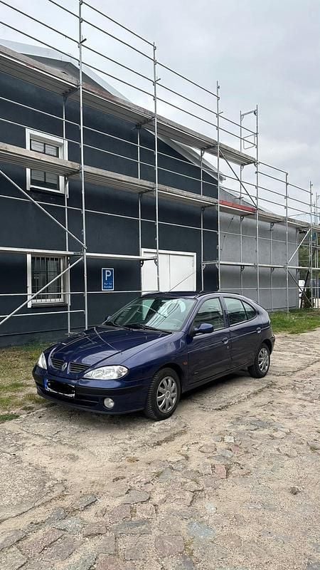 Blau Gebraucht 2002 Renault Mégane II Limousine | 1.500 € (Etwas zu teuer) - Bild 1/4
