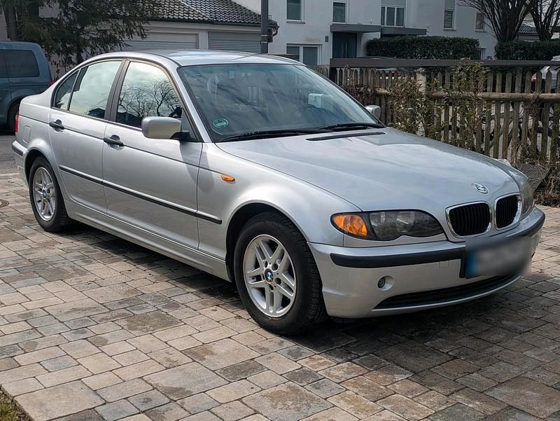 Silber Gebraucht 2002 BMW 2002 Limousine | 700 € - Bild 1/4