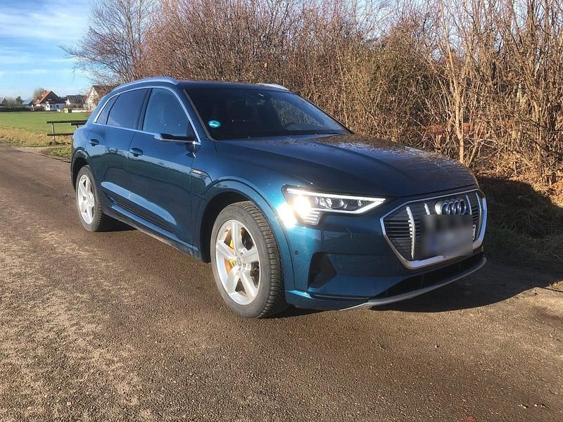 Gebraucht 2019 Audi e-tron Ambiente SUV | 29.500 € (Etwas zu teuer) - Bild 1/4