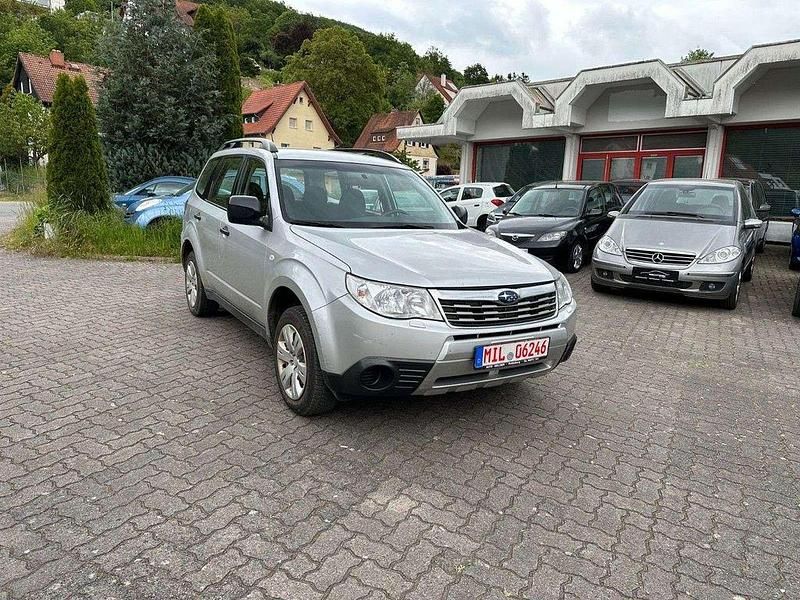 Silber Gebraucht 2008 Subaru Forester Trend SUV | 5.999 € (Superpreis) - Bild 1/4