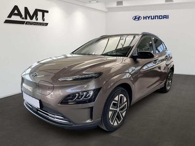 Silky bronze /phantom black / me Gebraucht 2023 Hyundai Kona Trend SUV | 27.450 € (Etwas zu teuer) - Bild 1/4