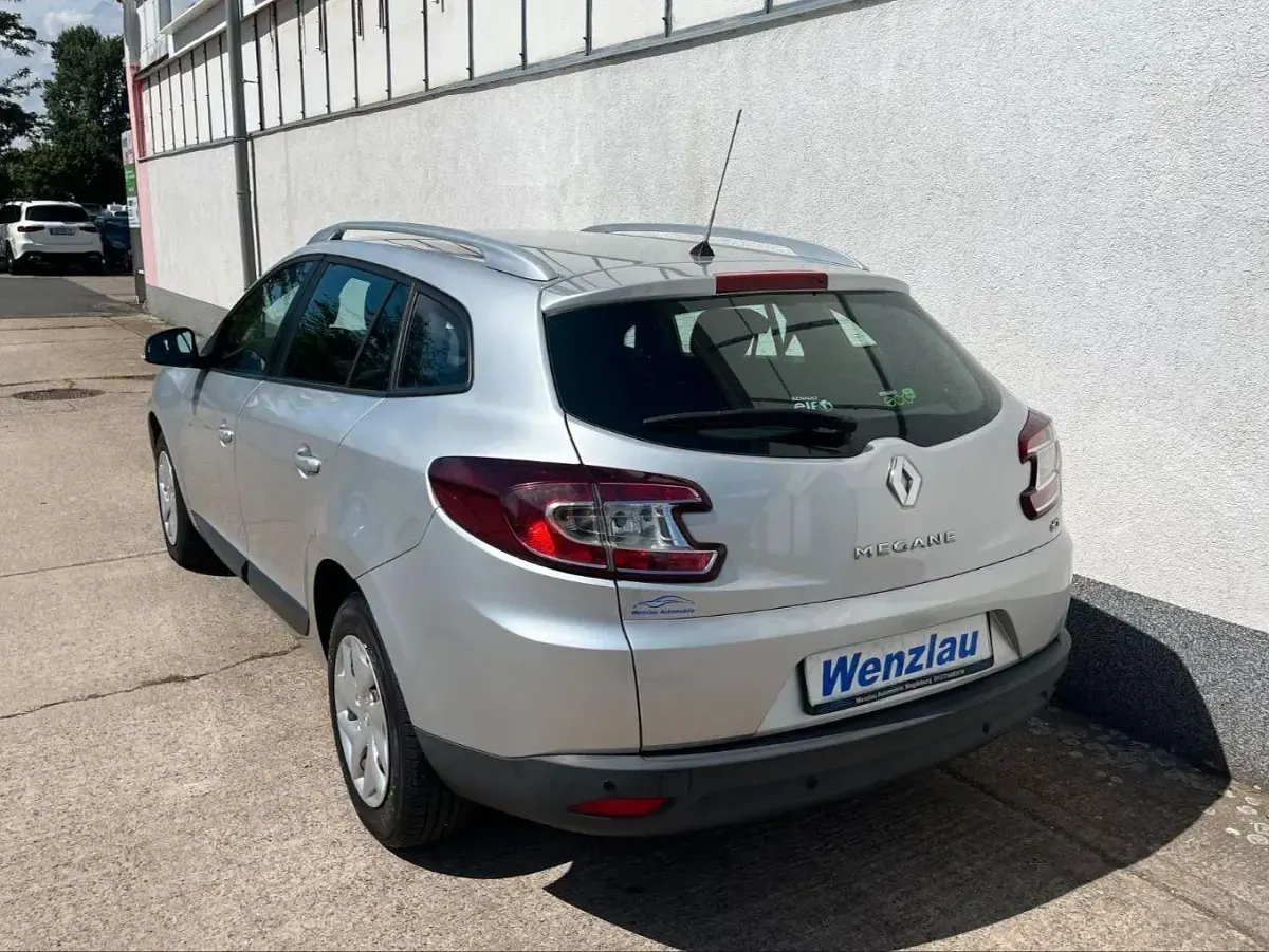 Gebraucht Renault Mégane GrandTour 90 PS (66 kW) 2012 Grau Kombi