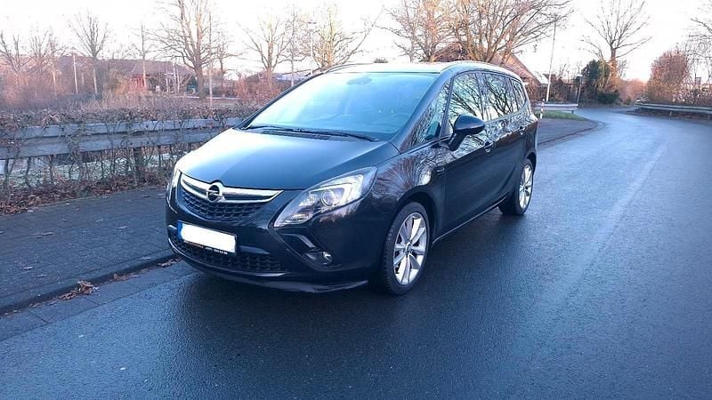 Schwarz Gebraucht 2014 Opel Zafira Tourer Van / Kleinbus | 5.990 € (Superpreis) - Bild 1/4