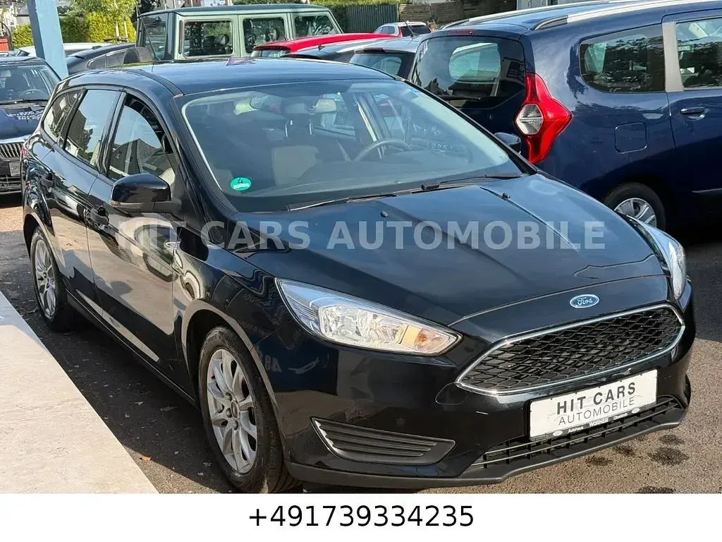 Gebraucht Ford Focus Ambiente 101 PS (74 kW) 2015 Schwarz Limousine
