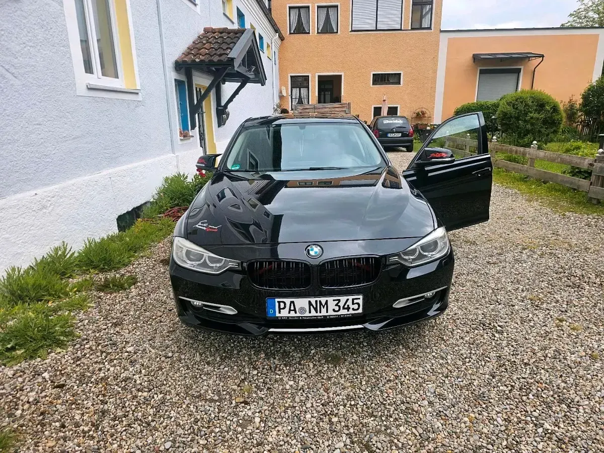 Gebraucht BMW 320 163 PS (119 kW) 2012 Schwarz Limousine