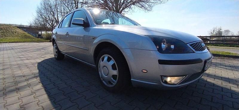 Gebraucht Ford Mondeo Titanium 110 PS (80 kW) 2006 Silber Limousine