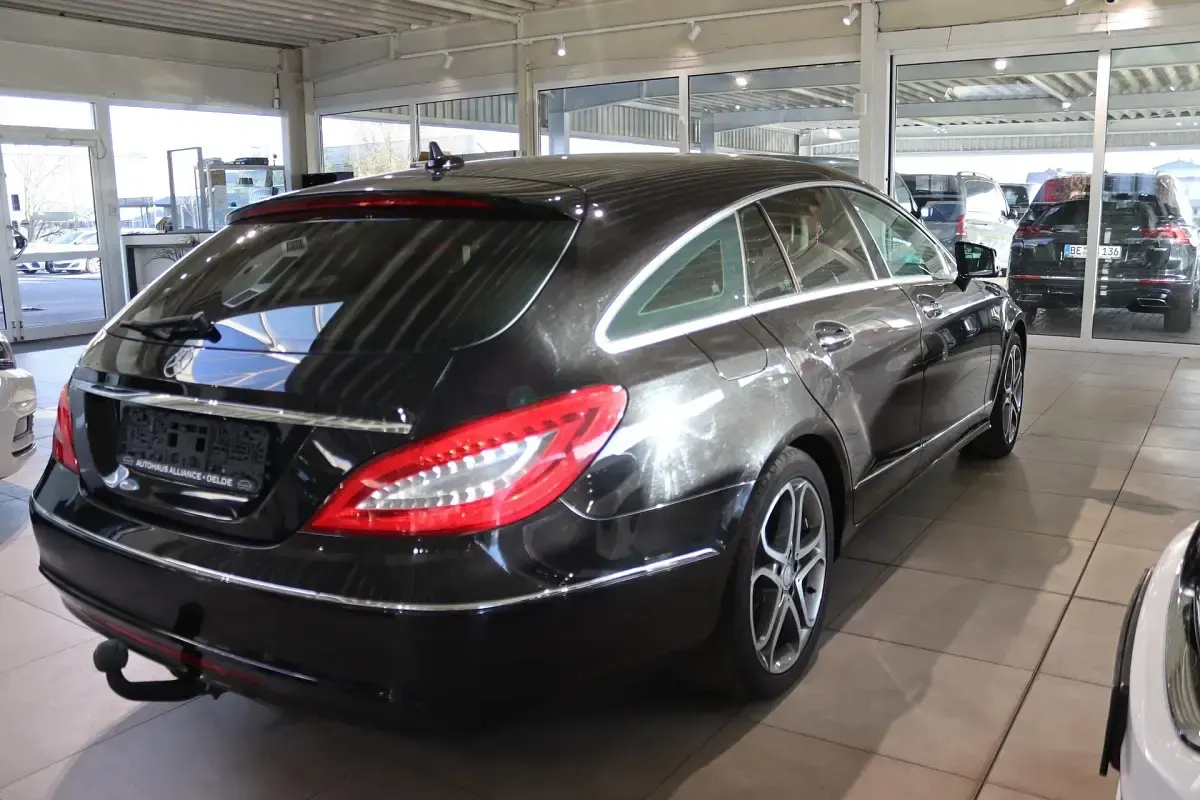 Gebraucht Mercedes CLS350 Shooting Brake 265 PS (194 kW) 2014 Obsidianschwarz Kombi