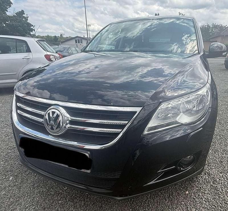 Schwarz Gebraucht 2011 VW Tiguan Team SUV | 7.799 € (Guter Preis) - Bild 1/4