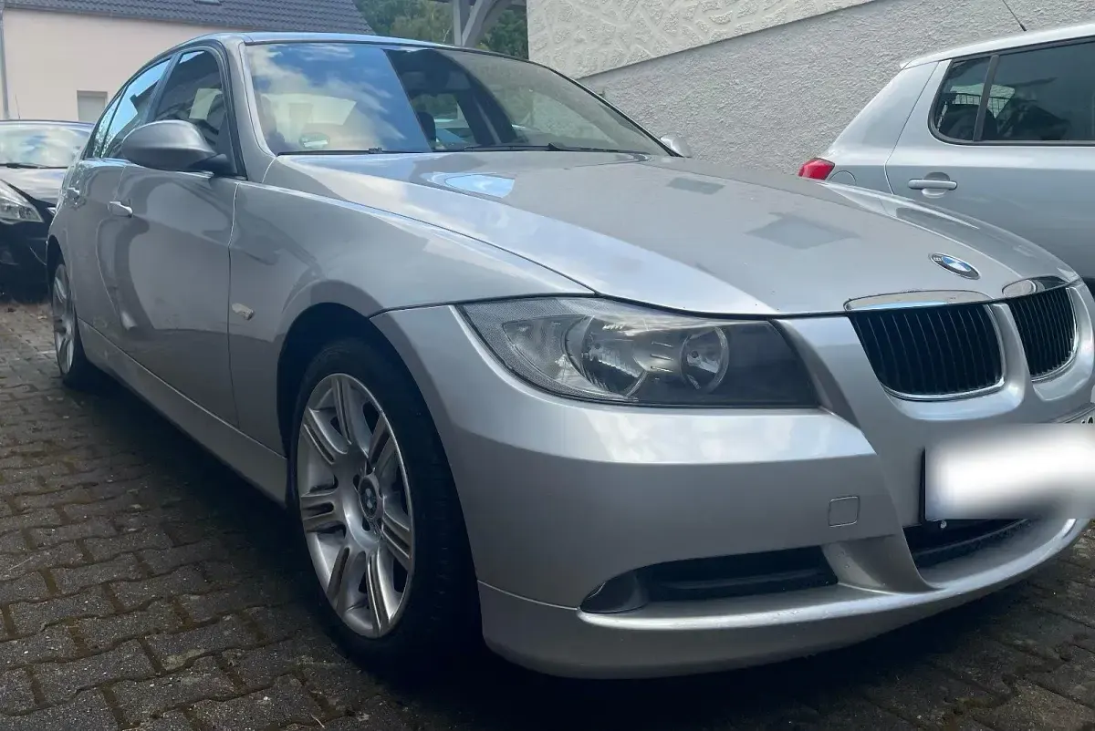 Gebraucht BMW 318 129 PS (94 kW) 2006 Silber Limousine