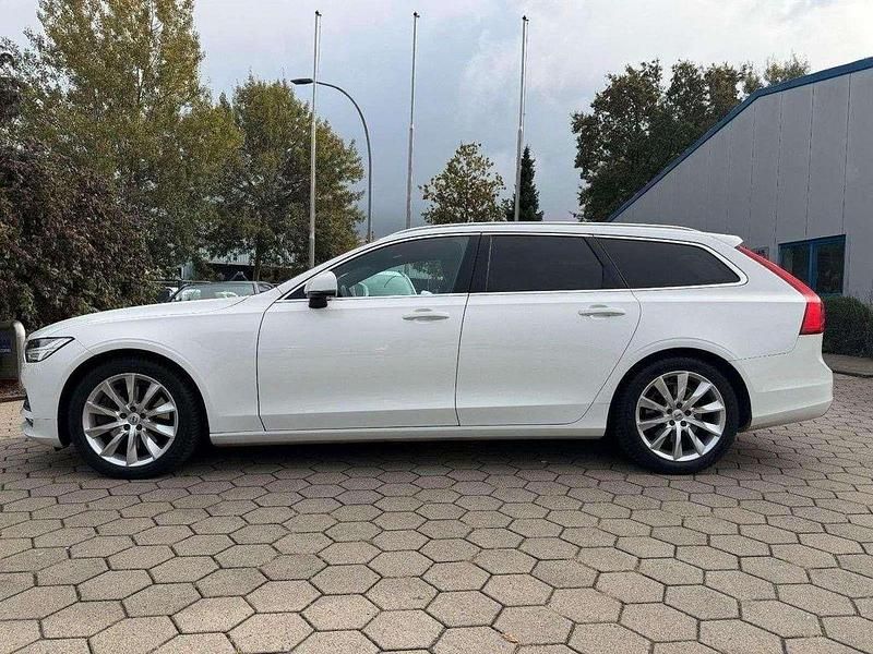 Gebraucht Volvo V90 Momentum 235 PS (172 kW) 2017 Weiss Kombi